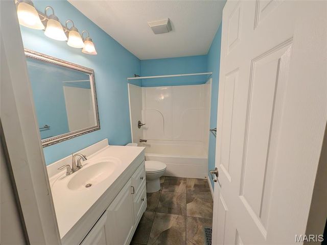 71 Mimosa Drive, Pontoon Beach, IL 62040