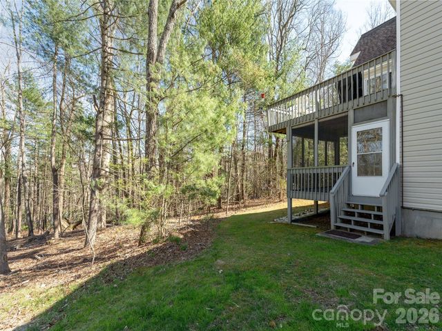 206 Black Oak Lane, Hendersonville, NC 28791