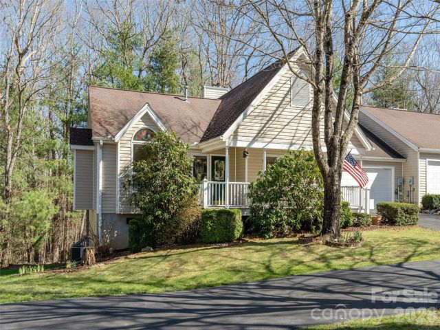 206 Black Oak Lane, Hendersonville, NC 28791