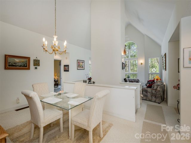 206 Black Oak Lane, Hendersonville, NC 28791