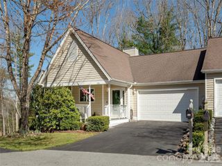 206 Black Oak Lane, Hendersonville, NC 28791