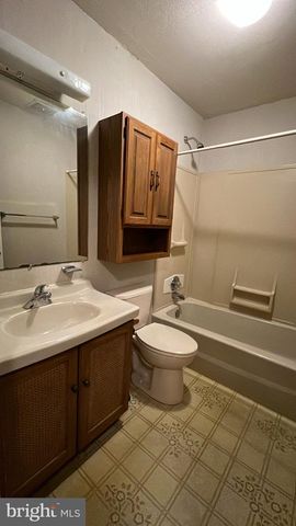 56 N ONEIL ST, Mohnton, PA 19540