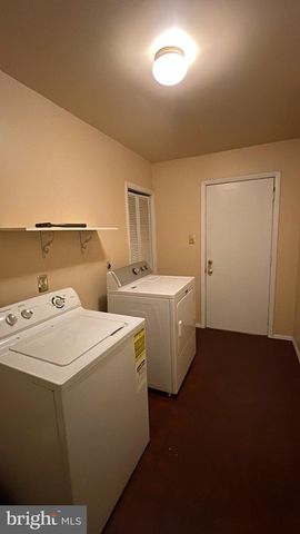 56 N ONEIL ST, Mohnton, PA 19540