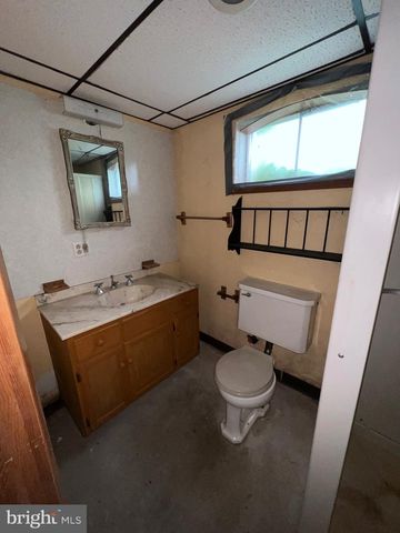 56 N ONEIL ST, Mohnton, PA 19540