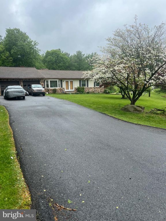 56 N ONEIL ST, Mohnton, PA 19540