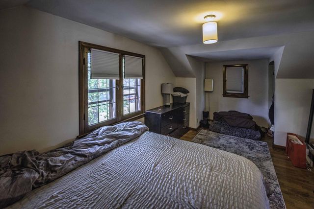 1541 E Racine AVENUE, Waukesha, WI 53186