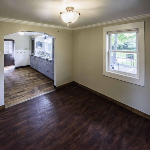 1541 E Racine AVENUE, Waukesha, WI 53186