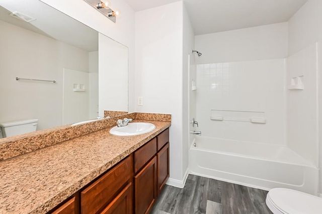 5843 Northern Oak Street, Houston, TX 77016