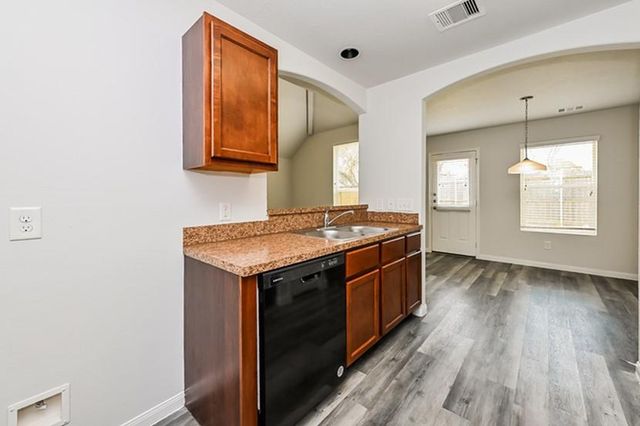 5843 Northern Oak Street, Houston, TX 77016