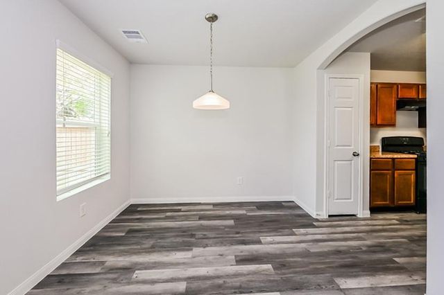 5843 Northern Oak Street, Houston, TX 77016