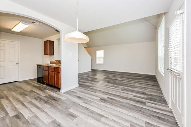 5843 Northern Oak Street, Houston, TX 77016