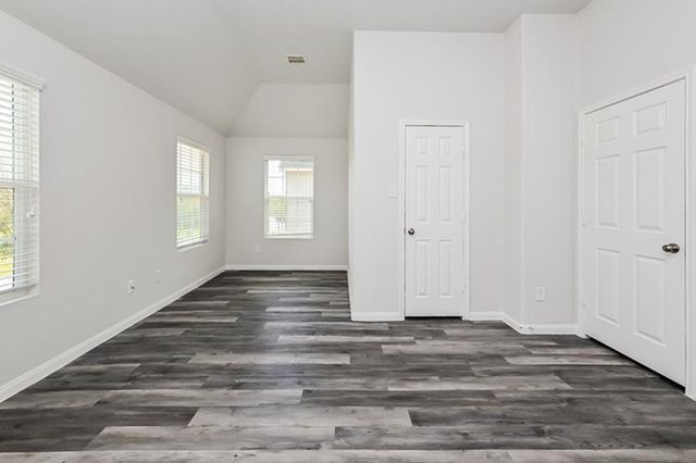 5843 Northern Oak Street, Houston, TX 77016