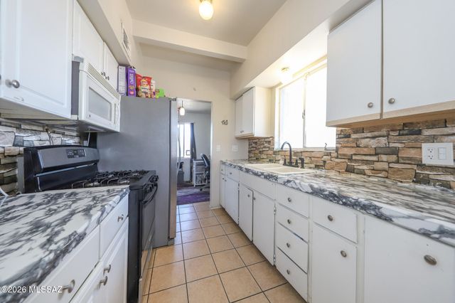 6272 E 25th Street, Tucson, AZ 85711