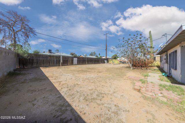 6272 E 25th Street, Tucson, AZ 85711