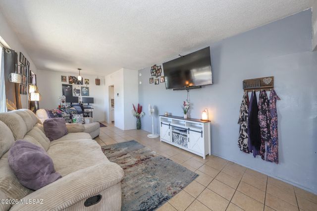 6272 E 25th Street, Tucson, AZ 85711