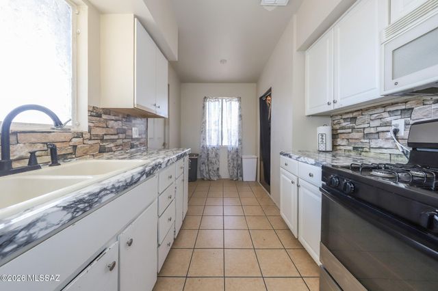 6272 E 25th Street, Tucson, AZ 85711