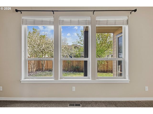 6344 Ne MEADOWGATE Ct, Hillsboro, OR 97124