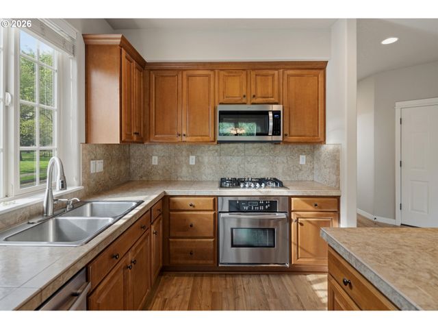 6344 Ne MEADOWGATE Ct, Hillsboro, OR 97124