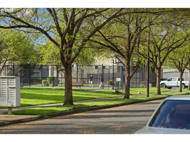 6344 Ne MEADOWGATE Ct, Hillsboro, OR 97124