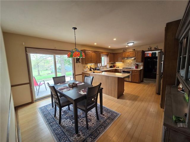 1502 Hillcrest Court, Atchison, KS 66002