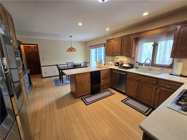 1502 Hillcrest Court, Atchison, KS 66002