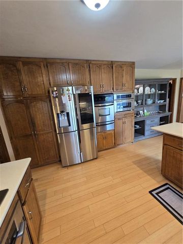 1502 Hillcrest Court, Atchison, KS 66002