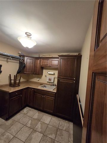 1502 Hillcrest Court, Atchison, KS 66002