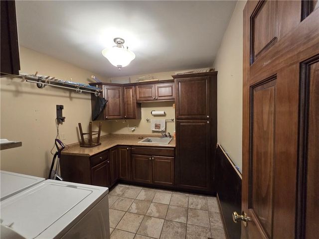 1502 Hillcrest Court, Atchison, KS 66002