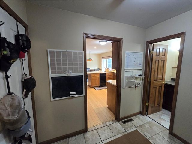 1502 Hillcrest Court, Atchison, KS 66002