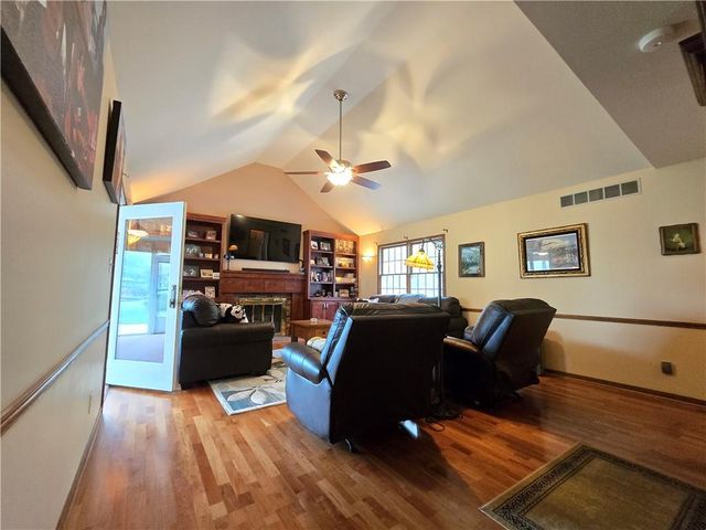 1502 Hillcrest Court, Atchison, KS 66002