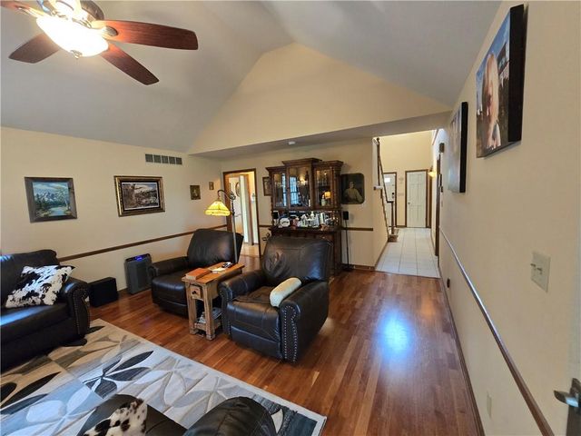 1502 Hillcrest Court, Atchison, KS 66002