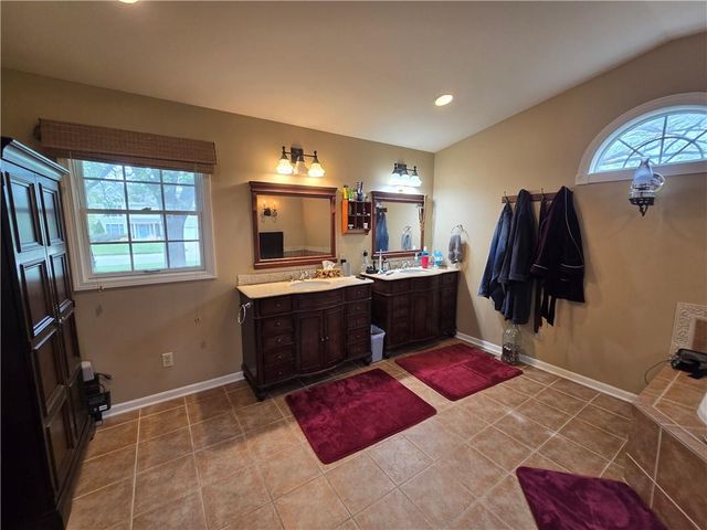 1502 Hillcrest Court, Atchison, KS 66002