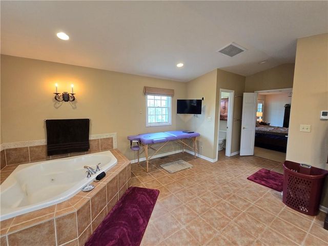 1502 Hillcrest Court, Atchison, KS 66002