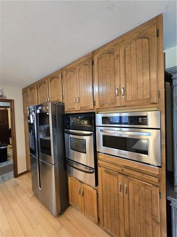 1502 Hillcrest Court, Atchison, KS 66002