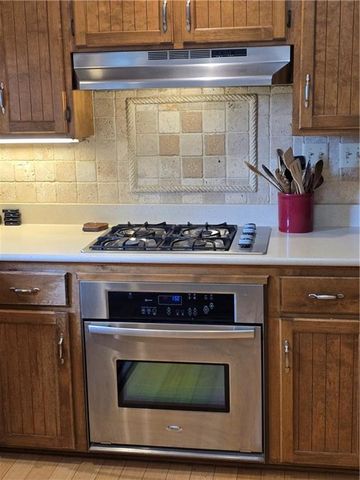 1502 Hillcrest Court, Atchison, KS 66002