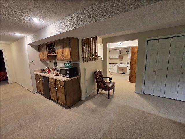 1502 Hillcrest Court, Atchison, KS 66002