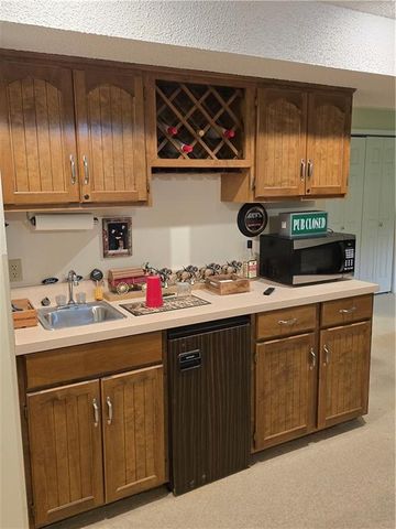 1502 Hillcrest Court, Atchison, KS 66002