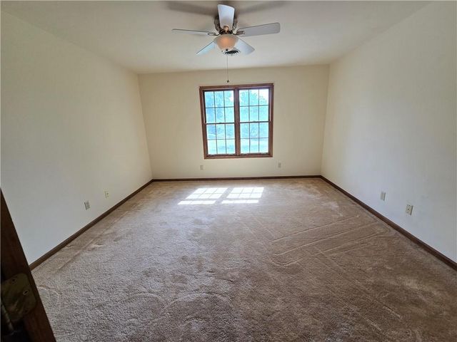 1502 Hillcrest Court, Atchison, KS 66002