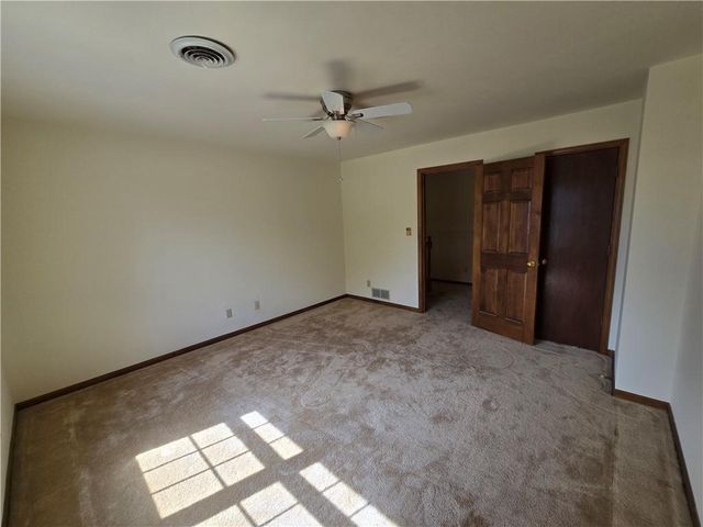 1502 Hillcrest Court, Atchison, KS 66002