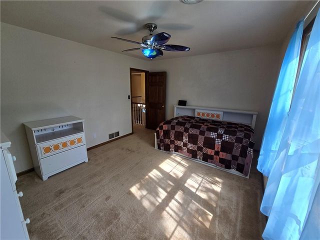 1502 Hillcrest Court, Atchison, KS 66002