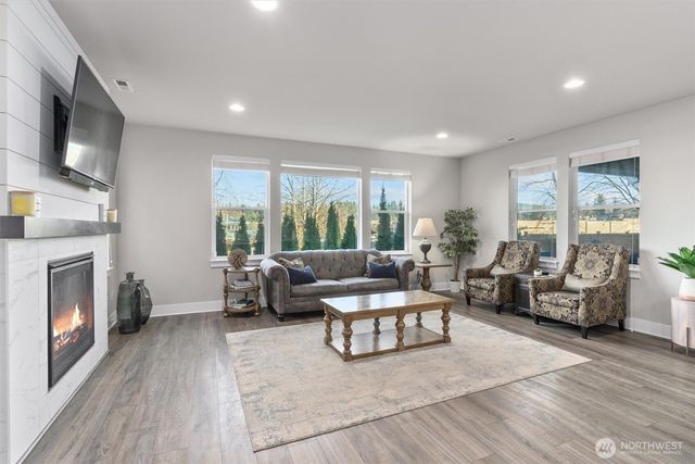 26924 237th Place SE, Maple Valley, WA 98038