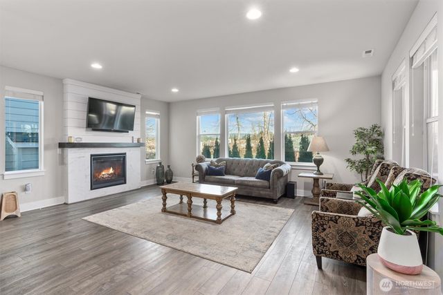 26924 237th Place SE, Maple Valley, WA 98038