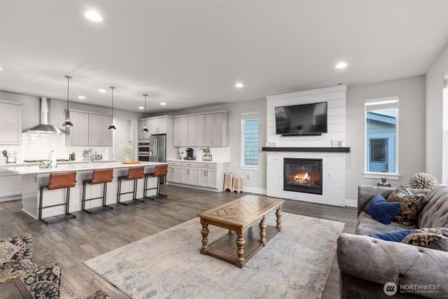 26924 237th Place SE, Maple Valley, WA 98038