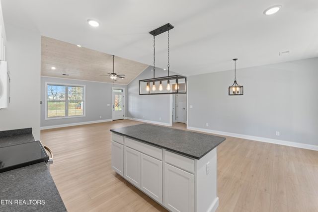 826 Sophie Drive, Greenback, TN 37742