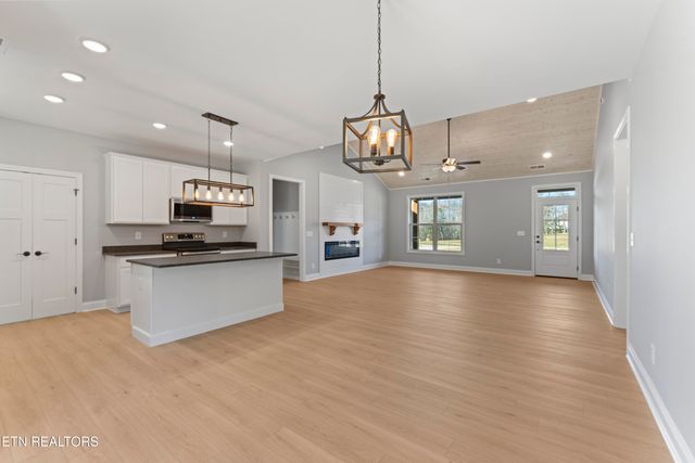 826 Sophie Drive, Greenback, TN 37742