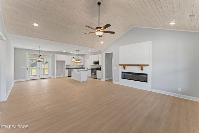 826 Sophie Drive, Greenback, TN 37742