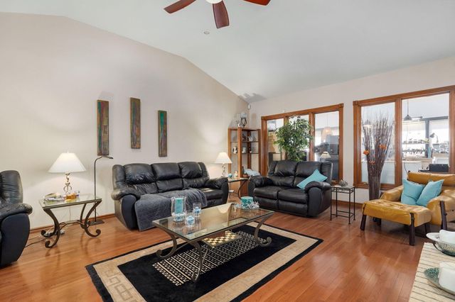 876 W Kingsway Drive, Springfield, MO 65810