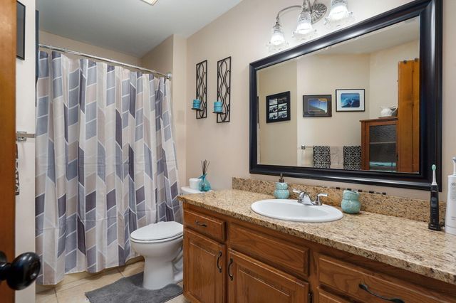 876 W Kingsway Drive, Springfield, MO 65810