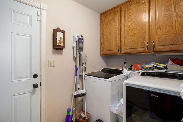 876 W Kingsway Drive, Springfield, MO 65810