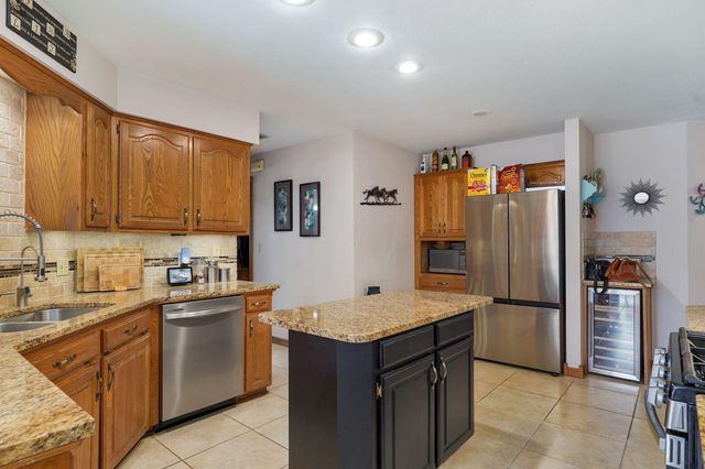 876 W Kingsway Drive, Springfield, MO 65810